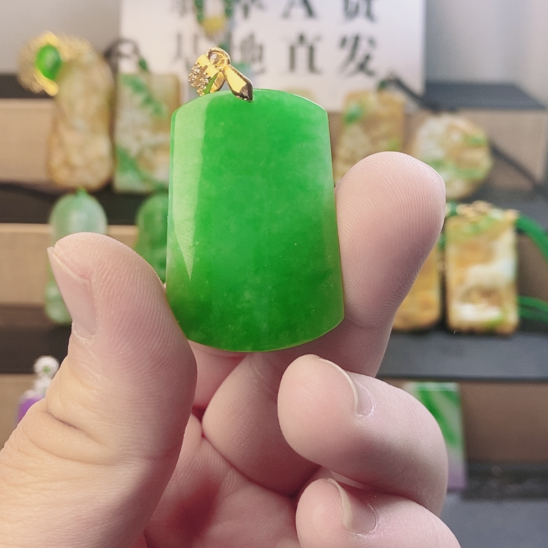 翡翠银S925镶嵌吊坠(赠链)