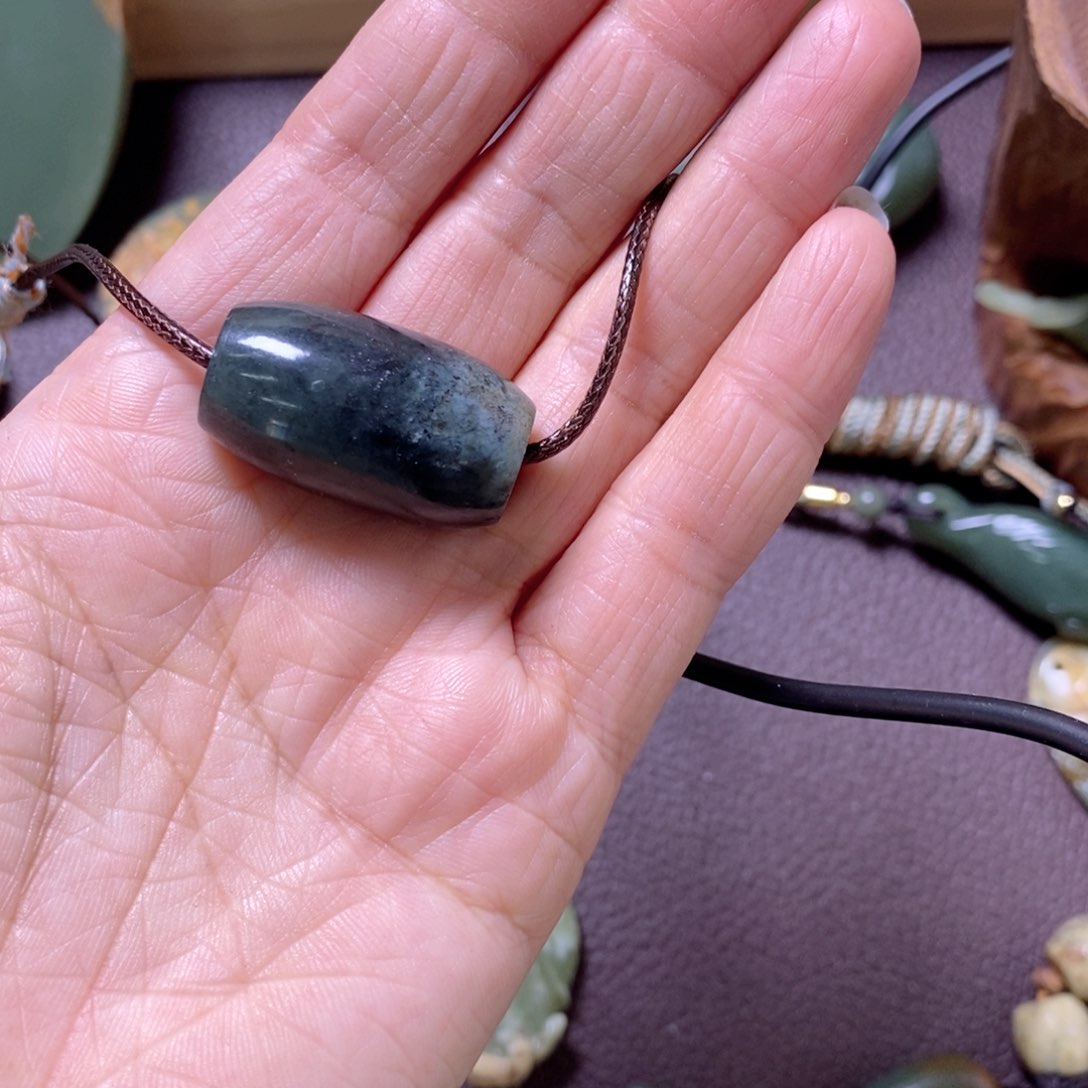 岫岩河磨玉（透闪石质玉）挂件未镶嵌