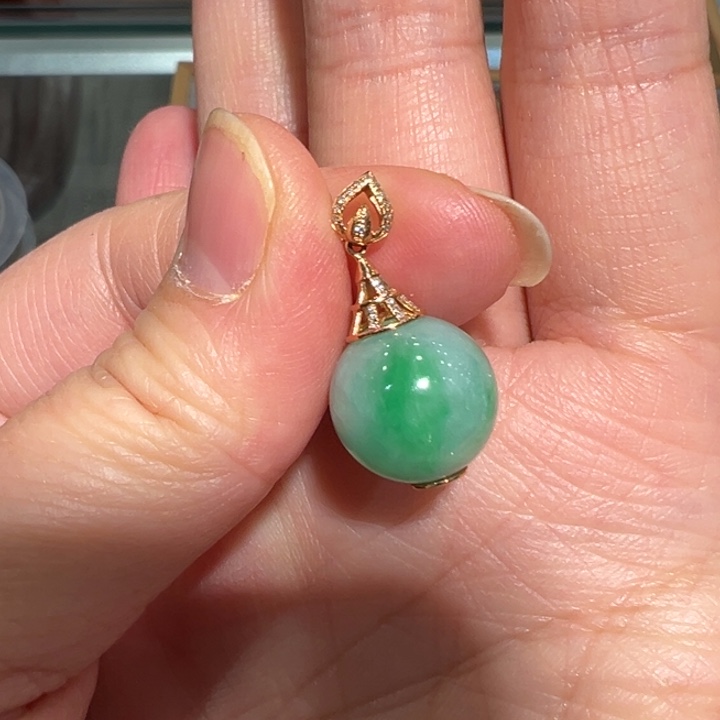 翡翠颈饰18K金镶嵌翡翠