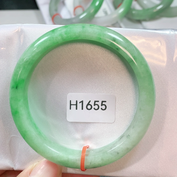 翡翠手镯未镶嵌天然翡翠手镯56