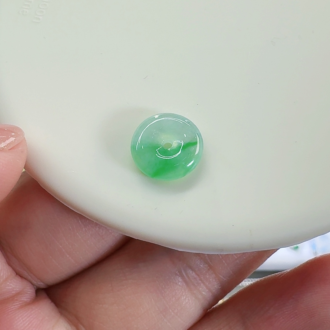 翡翠颈饰未镶嵌呢*裸石