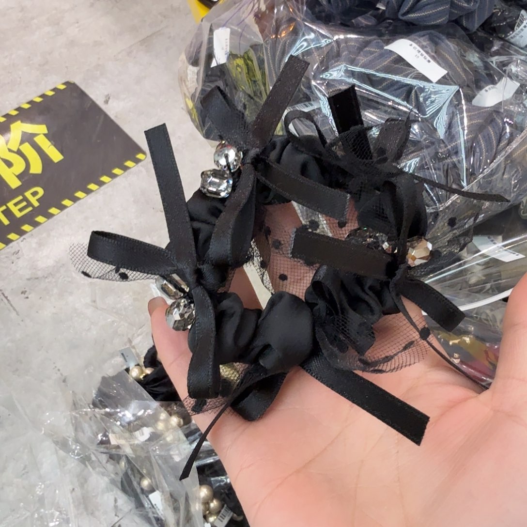 布艺非金属黑色小圈