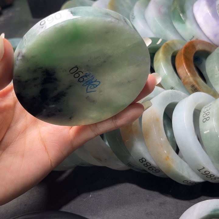 定制翡翠未镶嵌翡翠