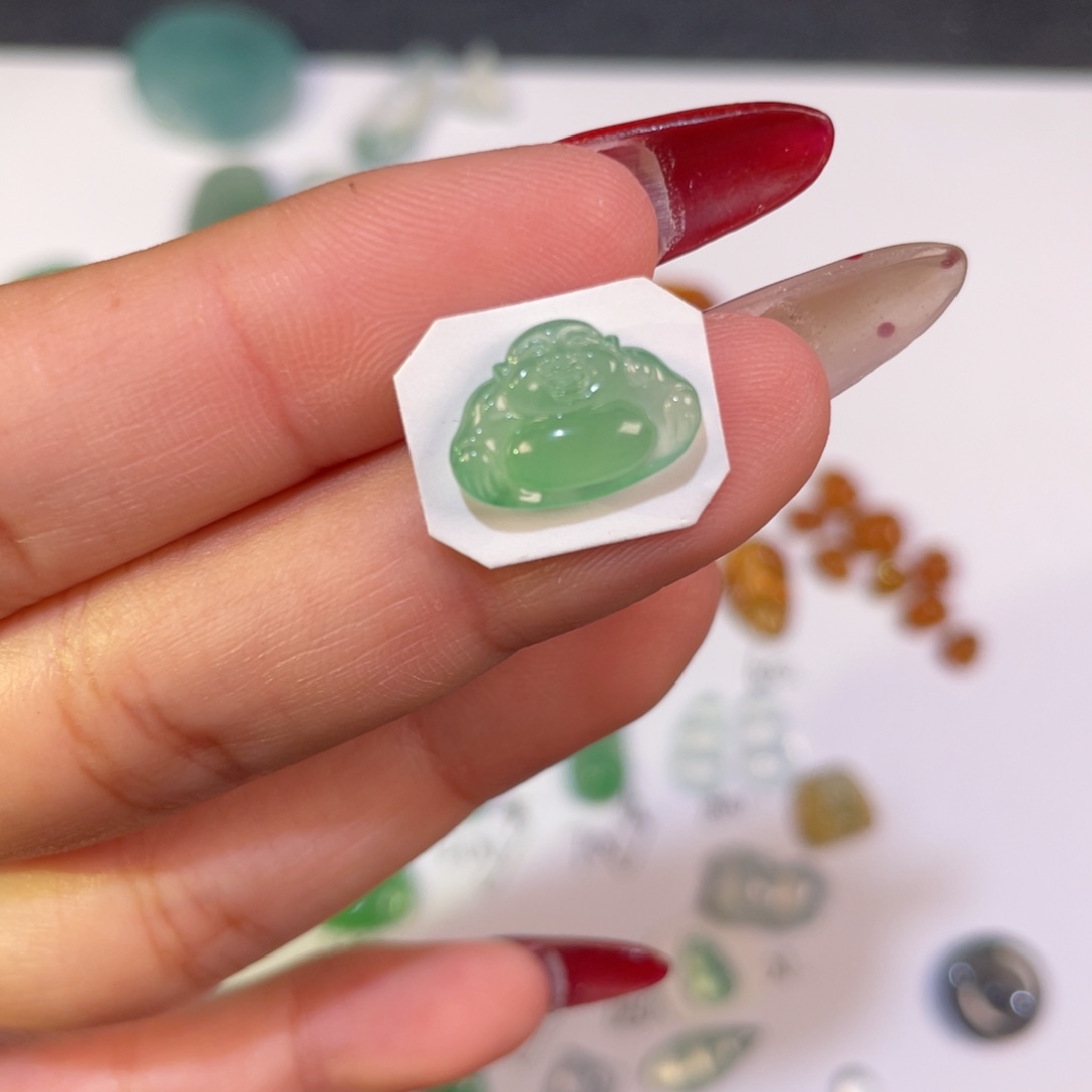 翡翠未镶嵌颈饰裸石