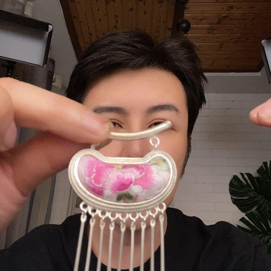 织绣刺绣粉色如意锁