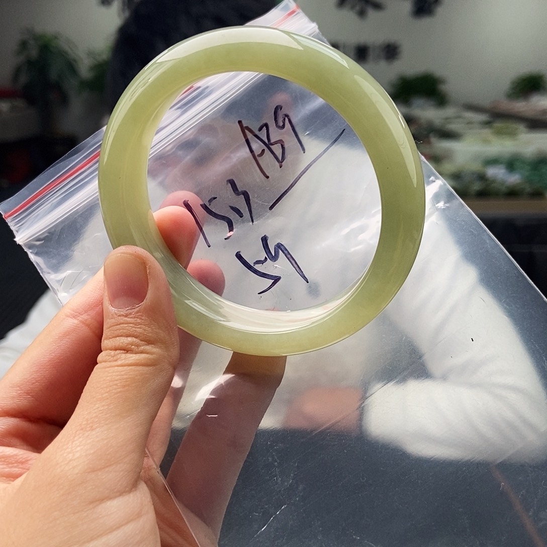 和田玉未镶嵌手镯拍一发一