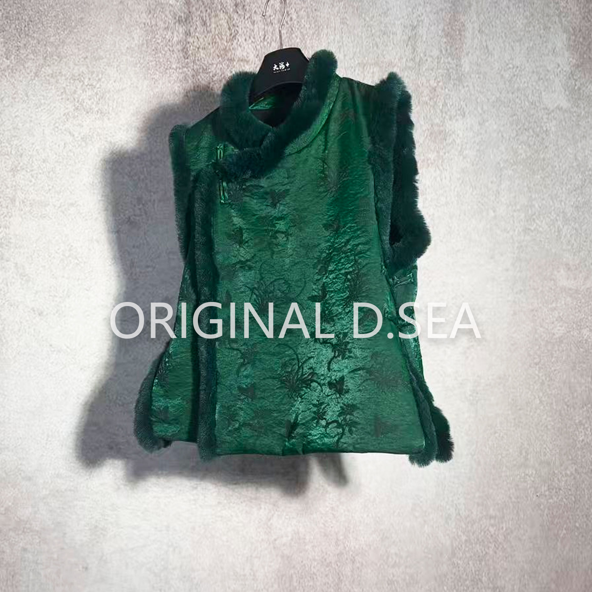 【鎏金岁月】S2339-1翡翠绿/黑色油丝刺绣拼绒感丝棉棉马甲