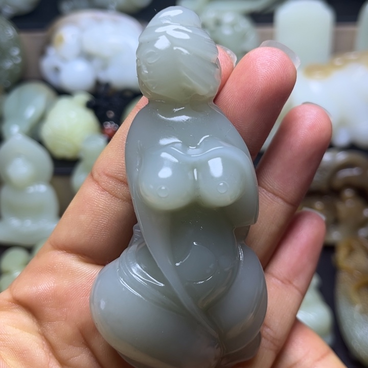 和田玉未镶嵌颈饰