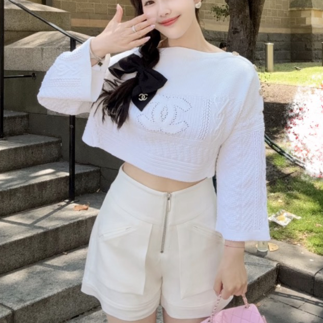 99新 Chanel/香奈儿 白色金扣一字肩短款针织上衣38码 GM005644