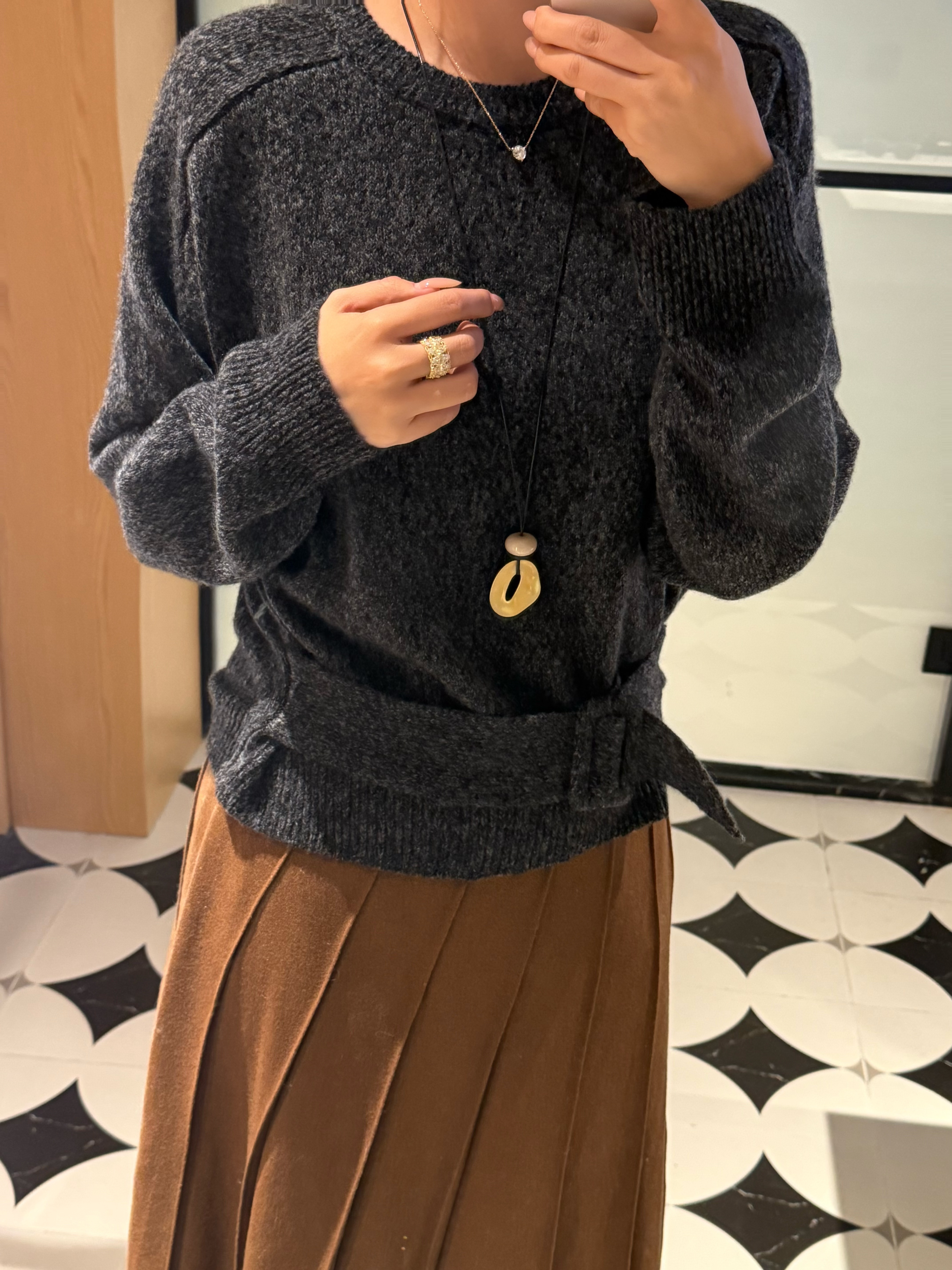 vicky秋冬设计感黑灰色慵懒感绑带短款毛衣