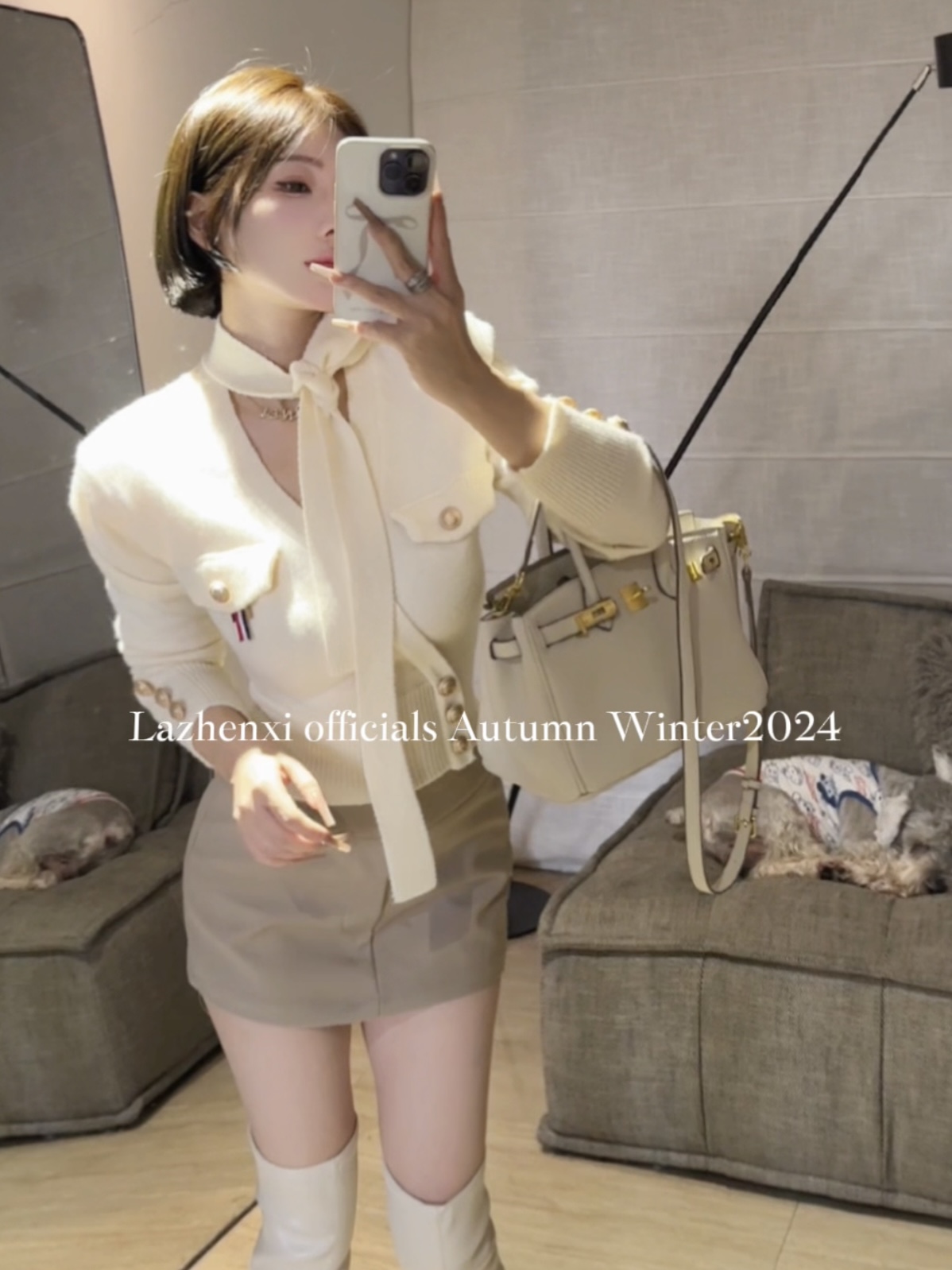 小牙私服【马德里构思】设计感V领毛衣女复古修身显瘦长袖上衣秋季