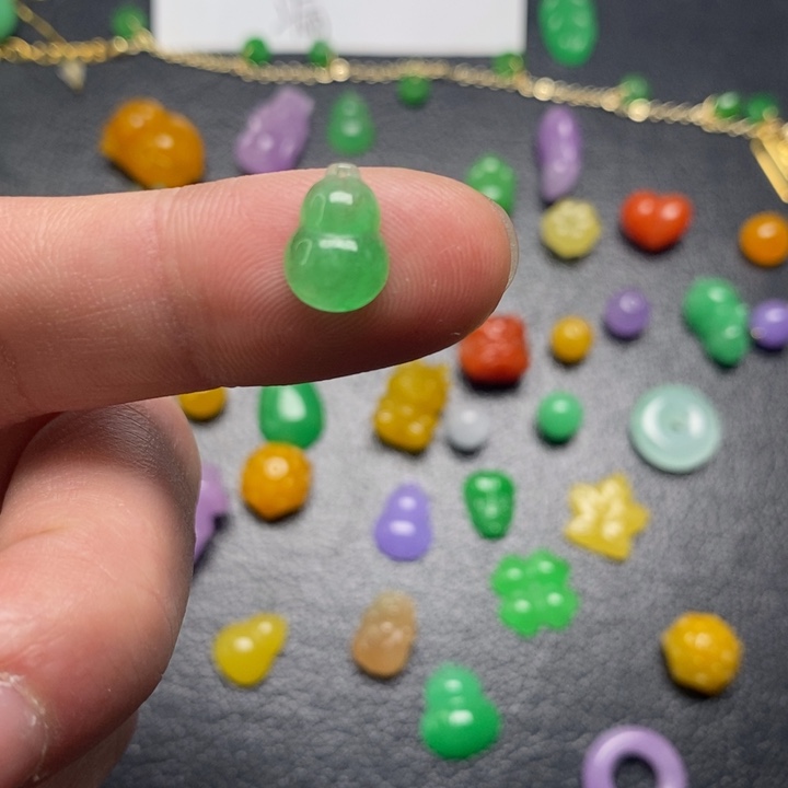 F***r翡翠未镶嵌颈饰挂件