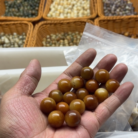 毓***咪吊坠白玉菩提焦糖瑕疵16圆珠16