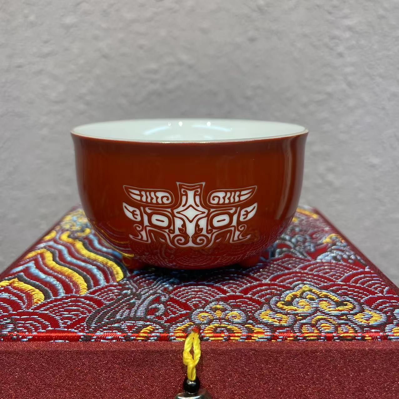 南红三足杯-饕餮CC7348