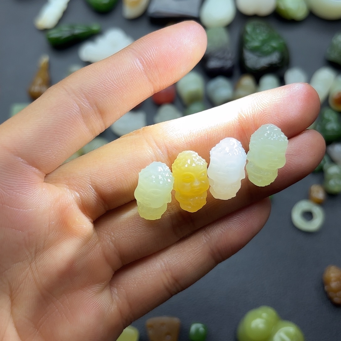 ****）和田玉未镶嵌颈饰拍一发一