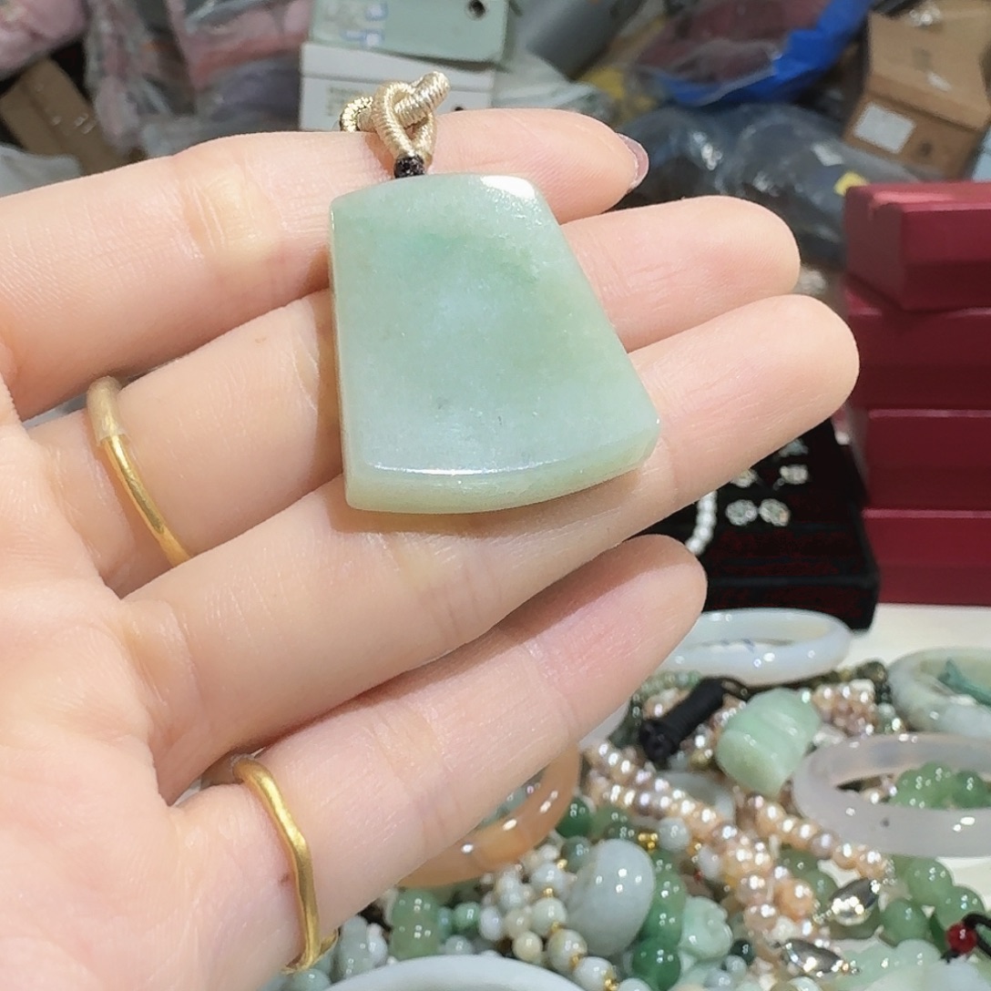 #***#翡翠未镶嵌颈饰5386