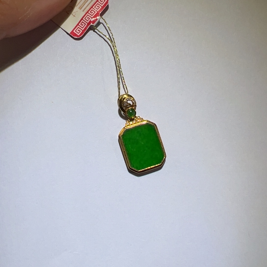 翡翠颈饰18K金镶嵌吊坠