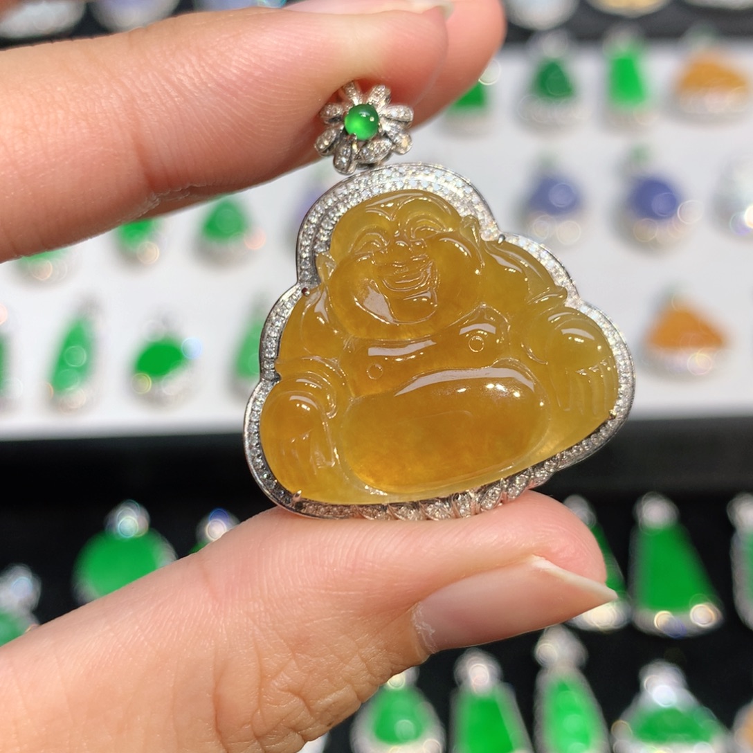 翡翠18K金镶嵌颈饰翡翠