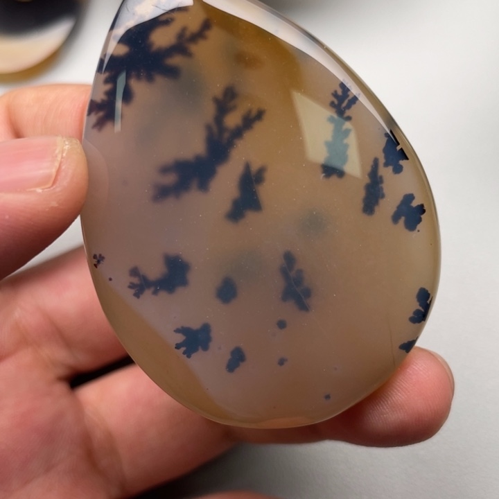 玛瑙/玉髓颈饰未镶嵌石***饼