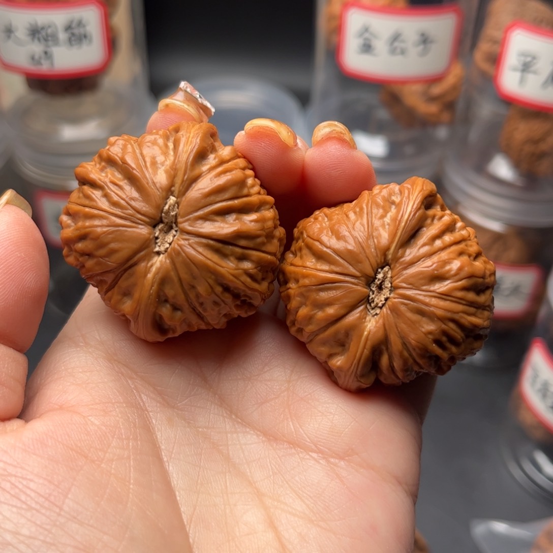 文玩核桃把件曹*峰铁锤妹妹