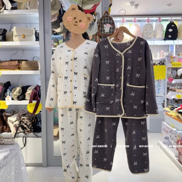 【亿帛家】女士雪妮绒卡通百搭舒适扣扣款套装