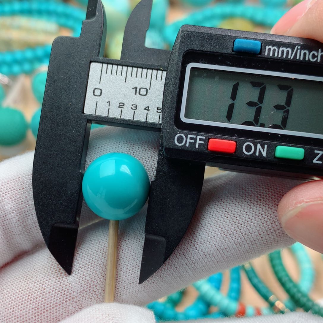 绿松石颈饰未镶嵌