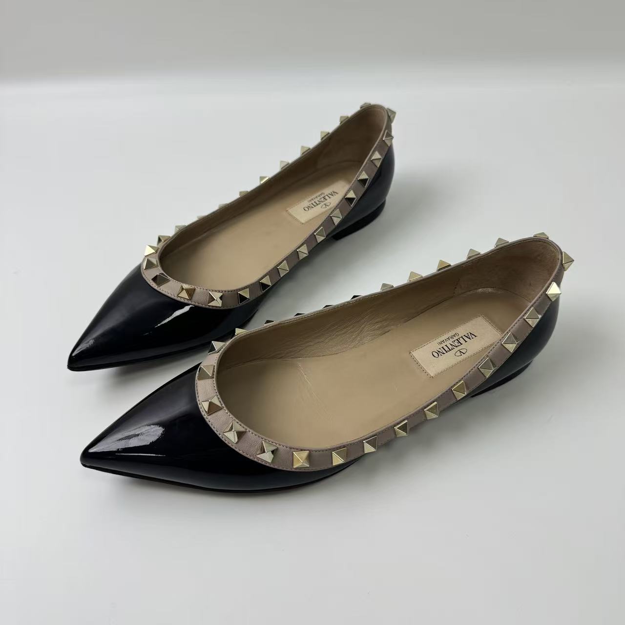 95新 Valentino/华伦天奴 36.5码/仔仔女鞋/黑色铆钉平底单鞋1247