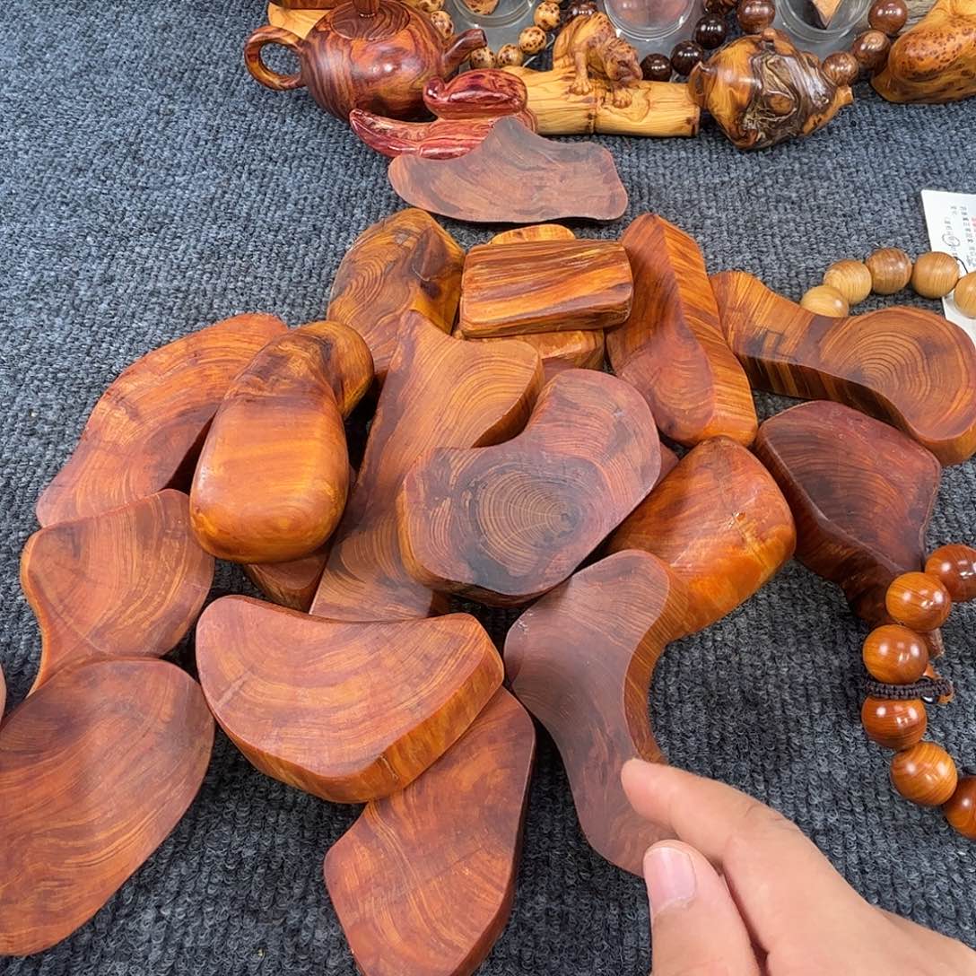 柏木太行崖柏黑油沉水手把件