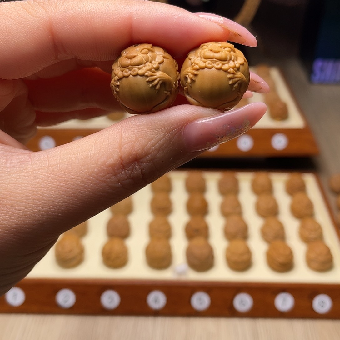 猴头核桃把件小**路18左右猴头核桃吞金兽