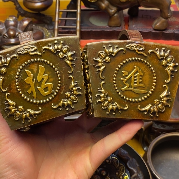 铜器摆件做工精良