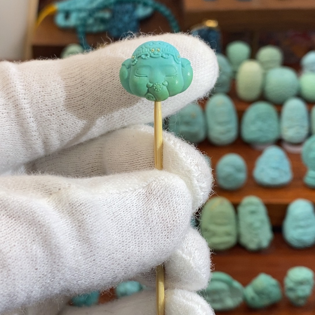 绿松石未镶嵌珠宝奇石