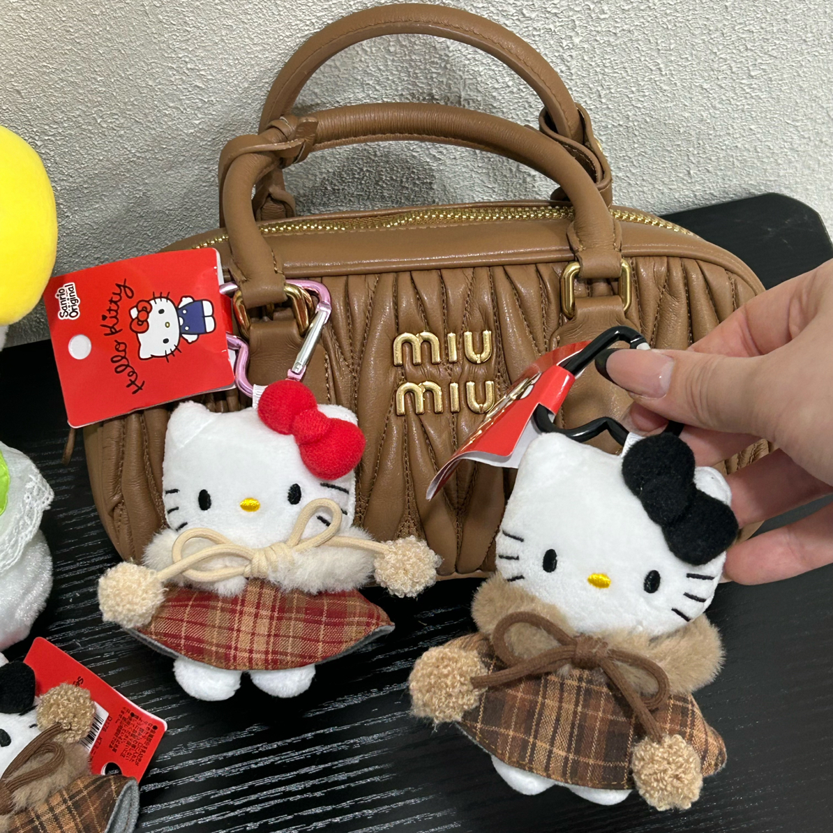 冬日小斗篷kitty包包挂件圣诞爱心扣可爱送礼少女心