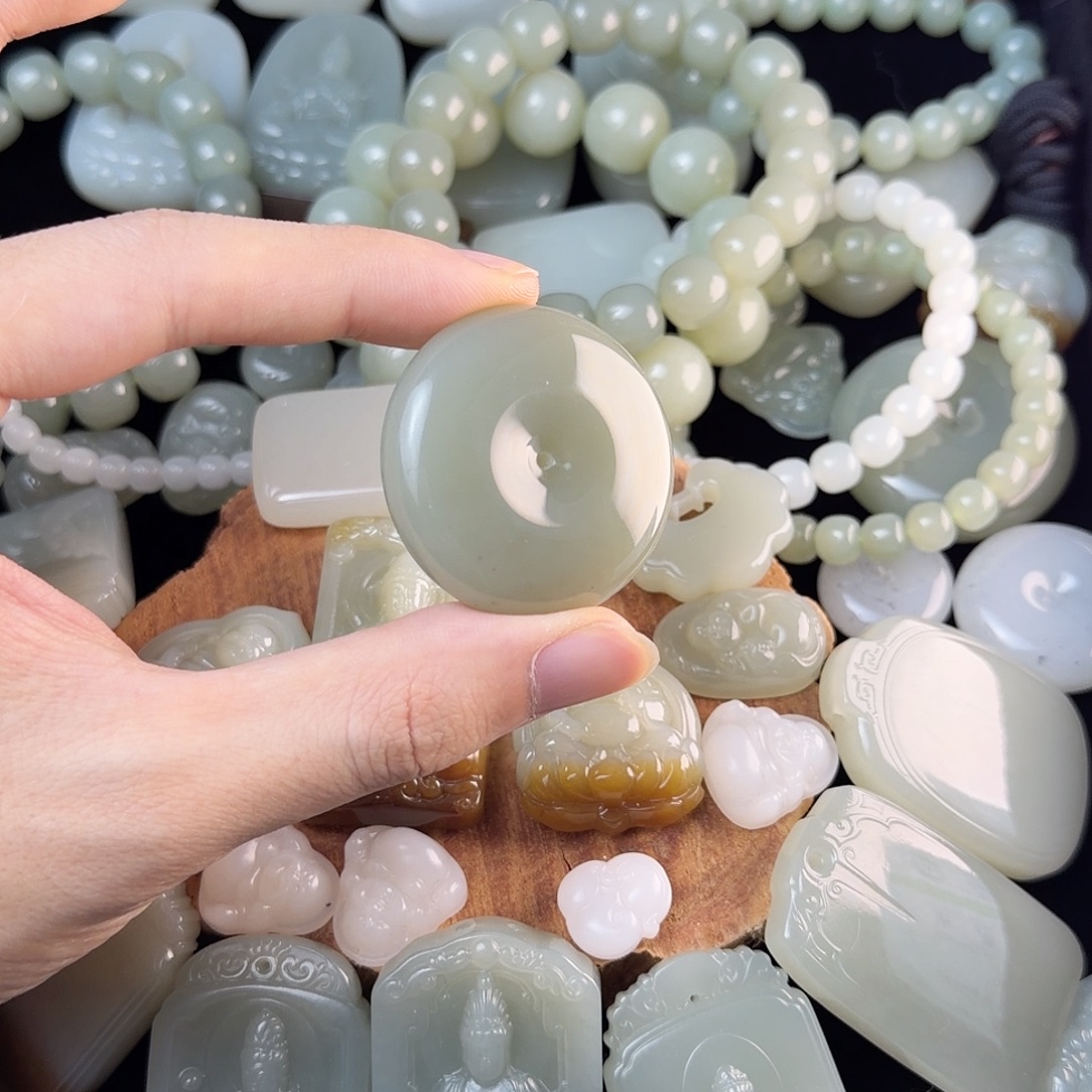 和田玉未镶嵌颈饰