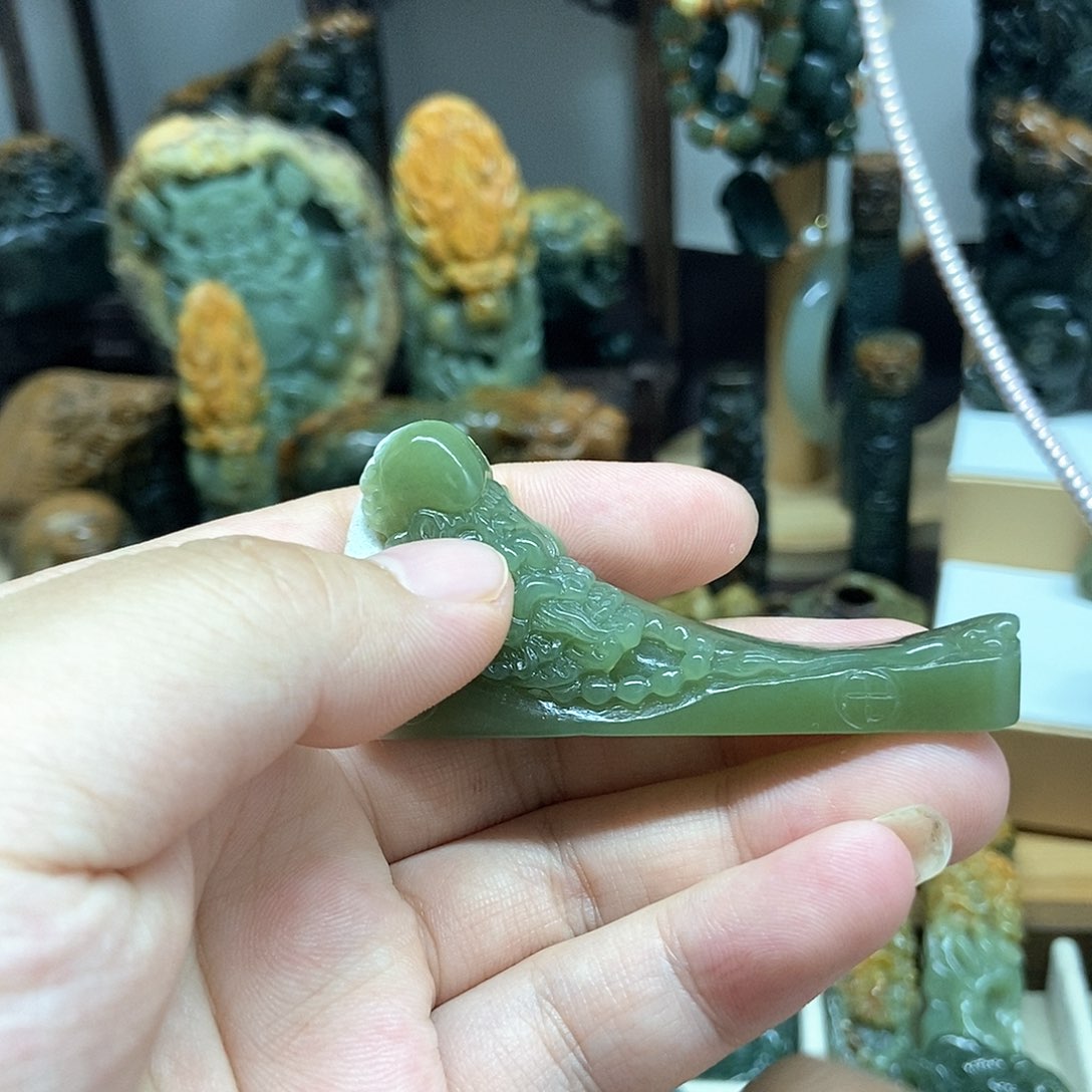 和田玉（糖玉）挂件未镶嵌