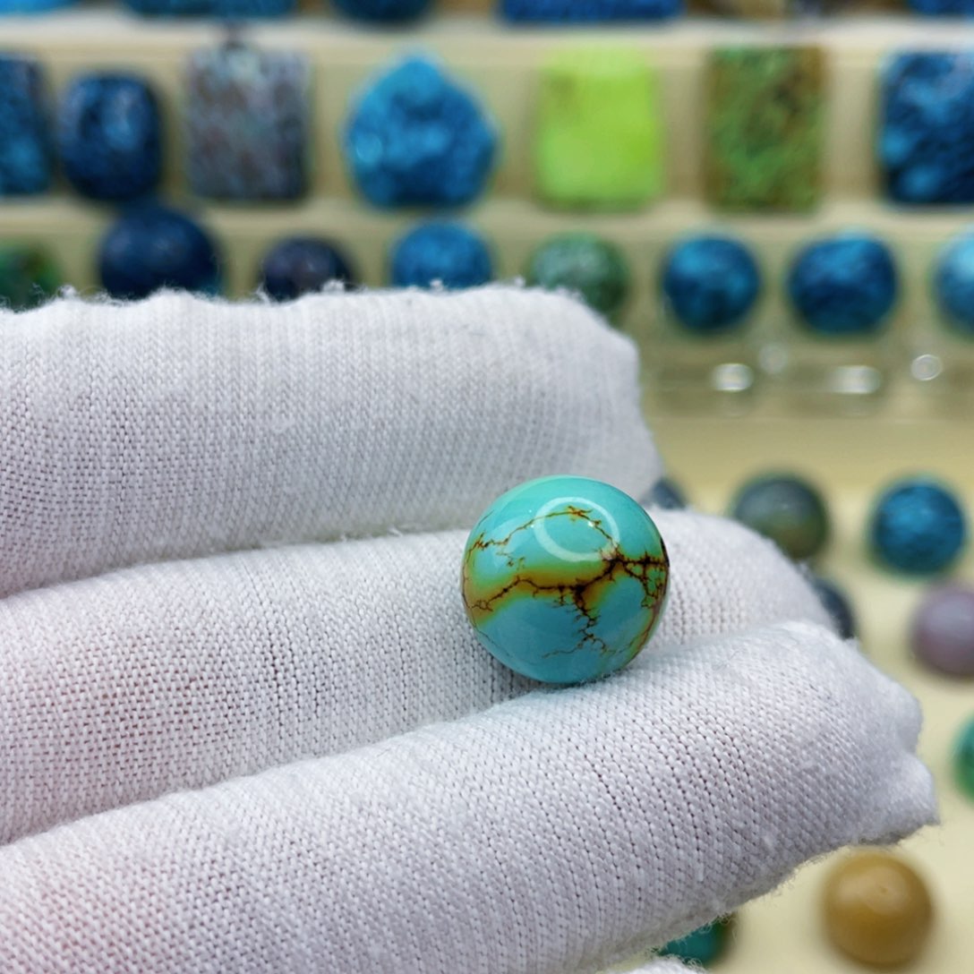 未镶嵌绿松石颈饰