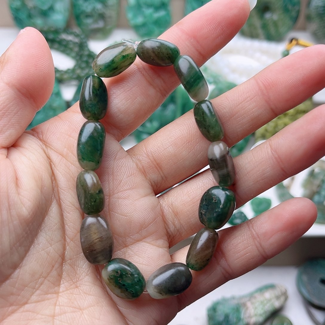 独山玉手串未镶嵌