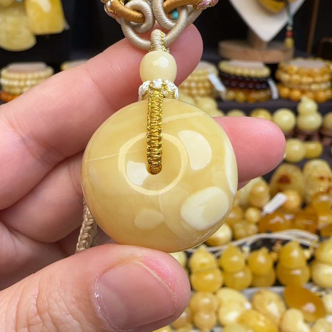 琥珀未镶嵌套链天然俄料浓白妖花蜜蜡平安扣吊坠