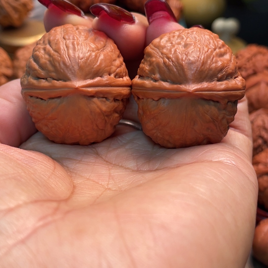 把件文玩核桃绣球