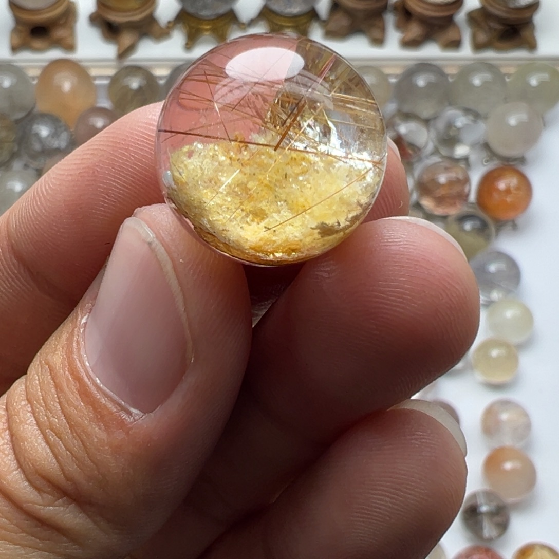 桐***儿水晶未镶嵌珠宝半成品幽灵云母球