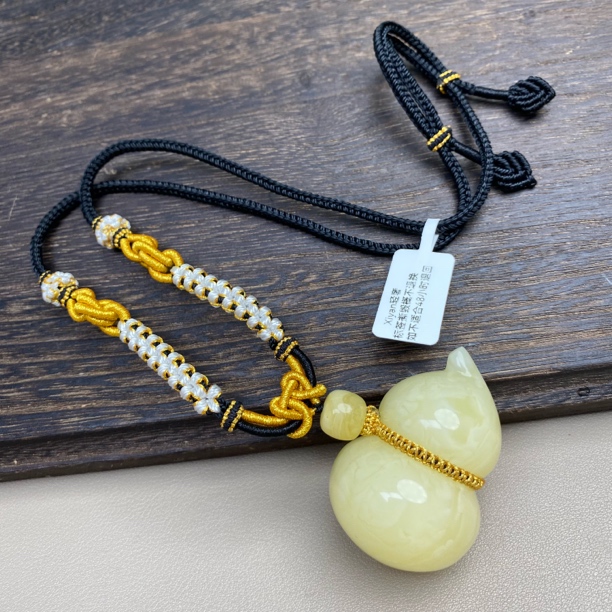 天然白蜜妖花蜜蜡葫芦吊坠时尚男女蜜蜡项链毛衣链水滴无事牌爱心