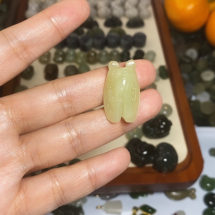 和田玉未镶嵌手链微瑕