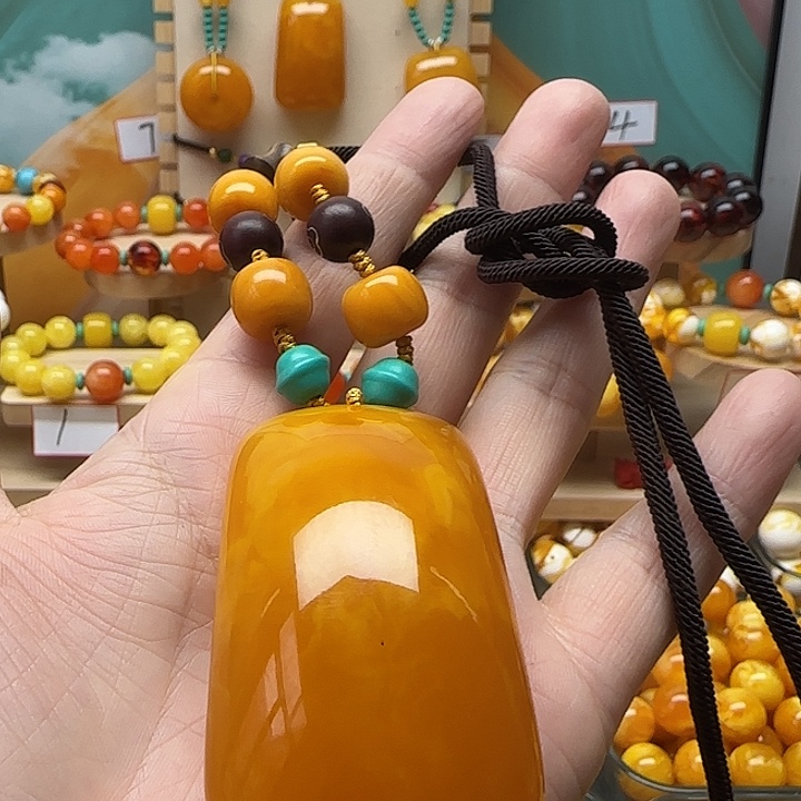 宝***石非金属牌子一条吊坠