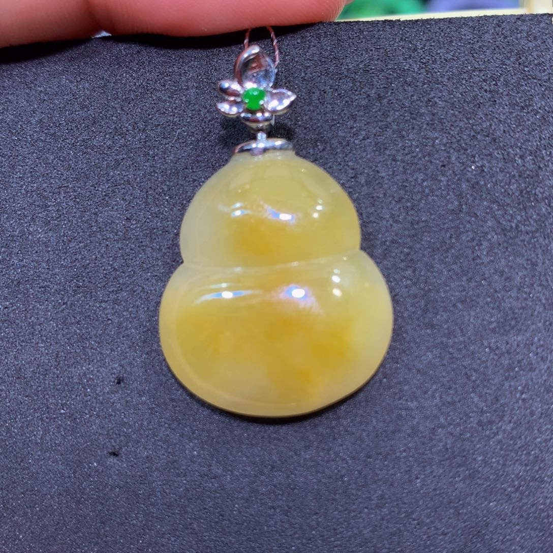 翡翠18K金镶嵌颈饰翡翠