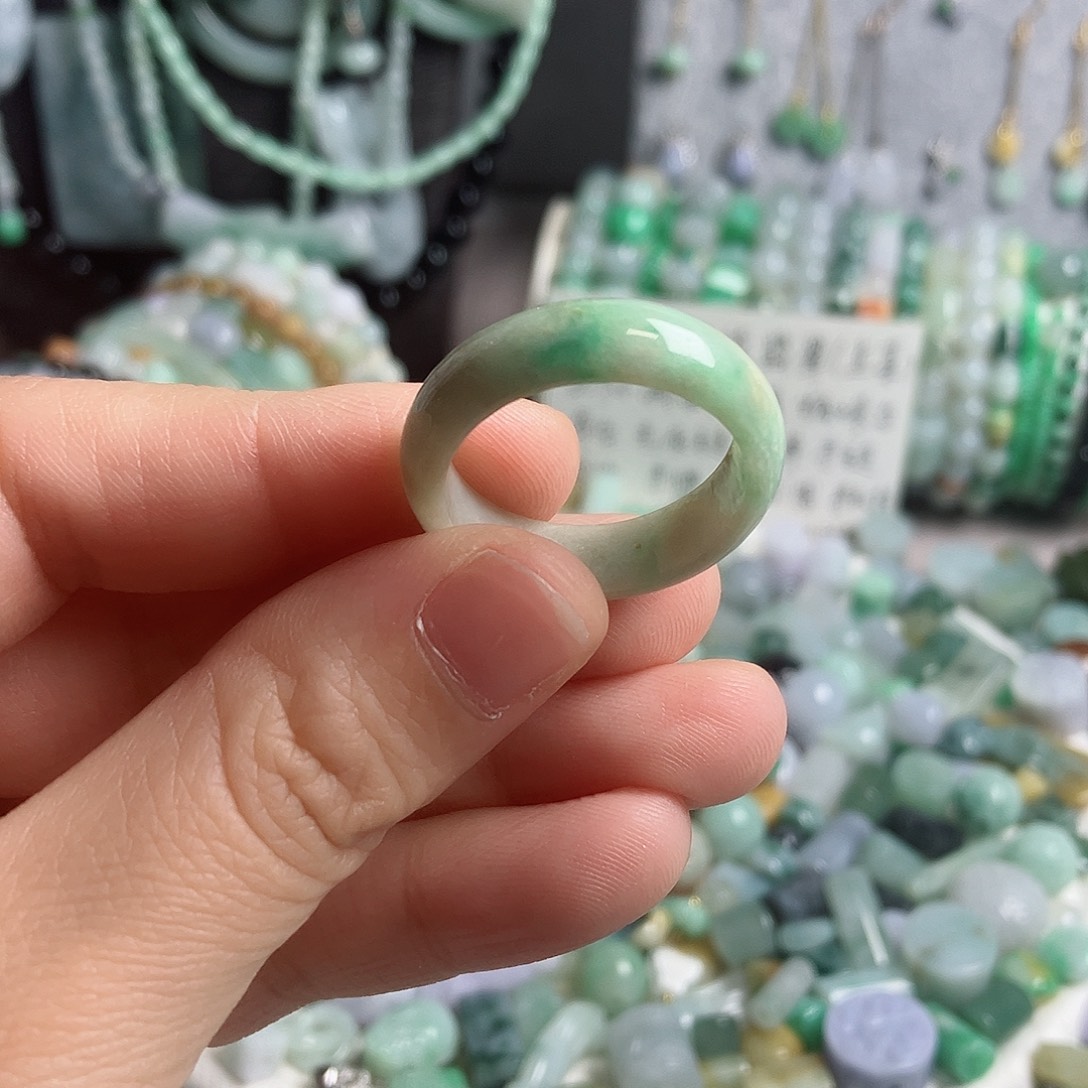 翡翠颈饰未镶嵌卡21