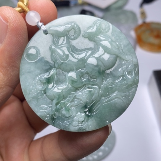 翡翠未镶嵌颈饰翡翠