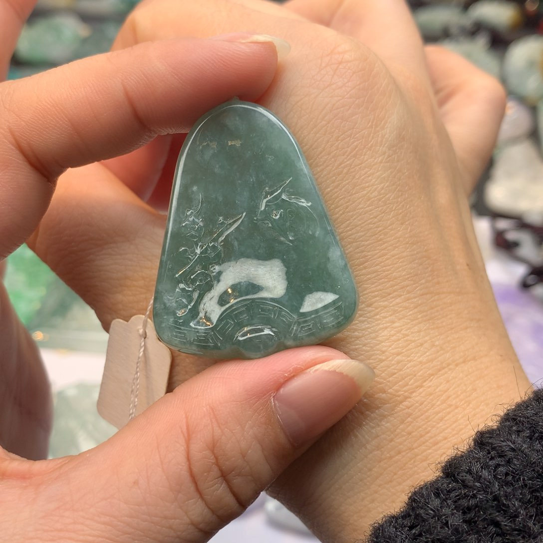 翡翠颈饰未镶嵌吊坠