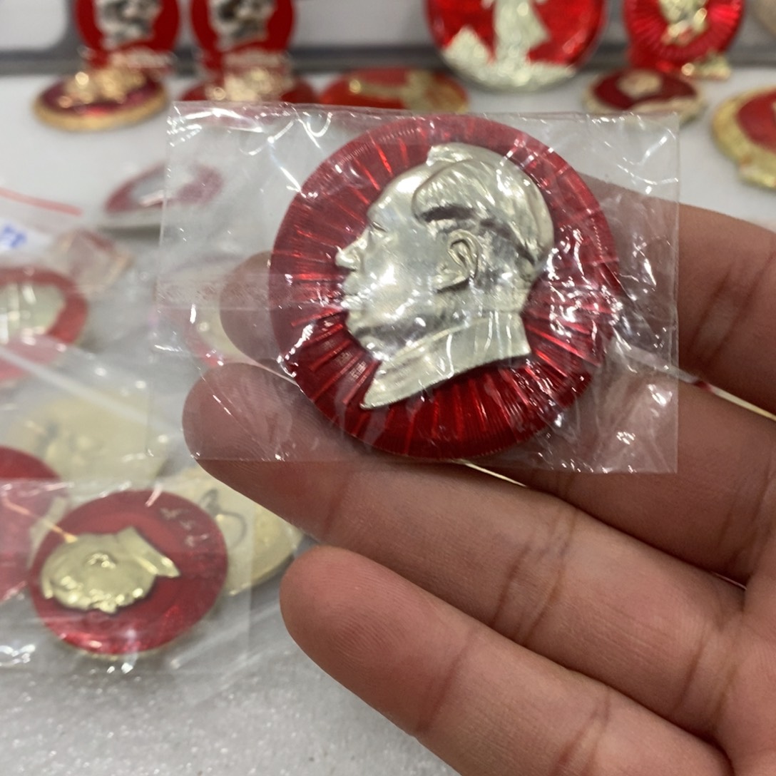 铝金*红色纪念章文像