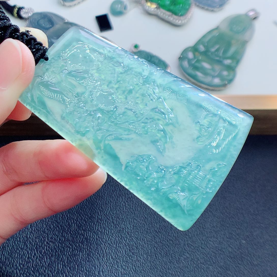翡翠颈饰未镶嵌翡翠