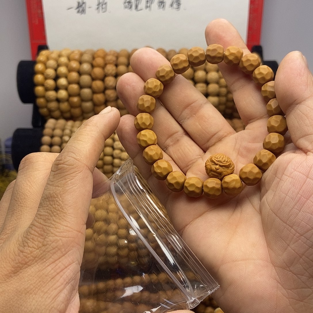 也***意手串猴头核桃微微瑕无相手串一条