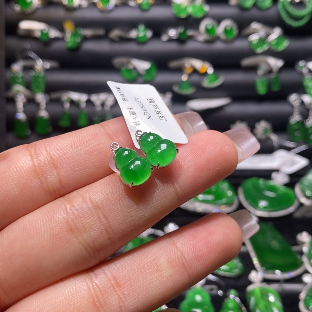 翡翠耳饰18K金镶嵌天然翡翠